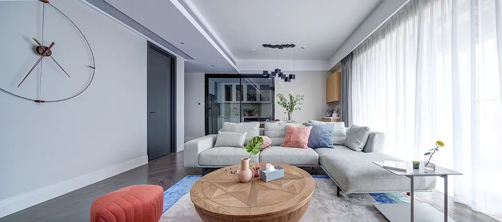 148现代四房装修效果图,改造装出简约温馨的舒适感装修案例效果图-美广网(图2)