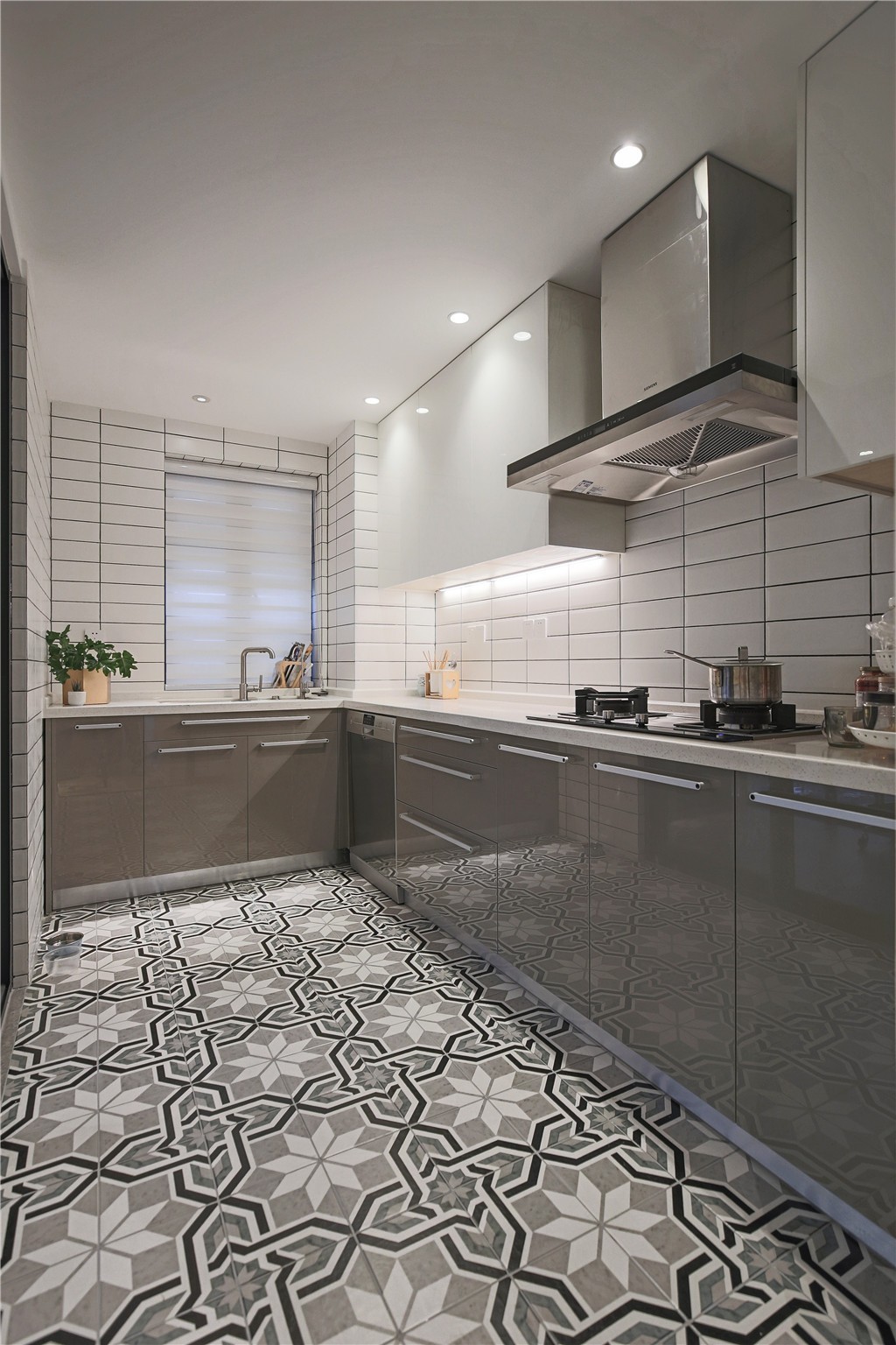 135现代三房装修效果图,135㎡现代风格装修案例效果图-美广网(图4)